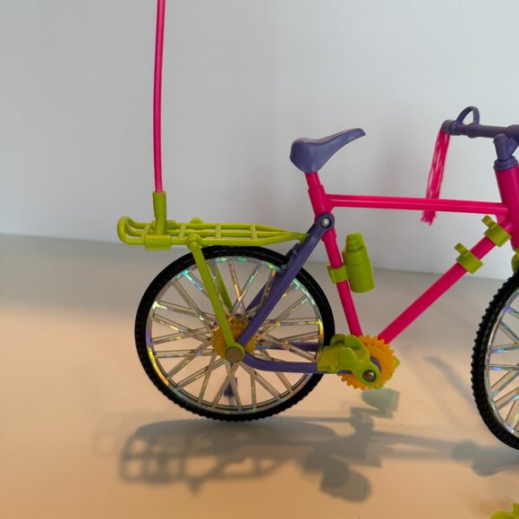 Vintage 1990s Barbie Pink Toy Bicycle with Tassles, fan & Water bottle - Picture 4 of 4